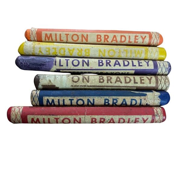 Vintage Milton Bradley Company Drawing Crayons and Blue Metal Tin - Picture 4 of 9